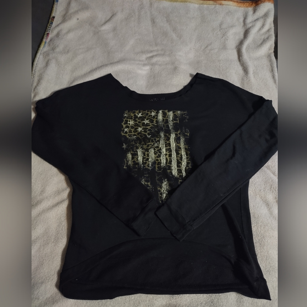No Label Black Distressed Long Sleeve Top With Flag Design/Size Small